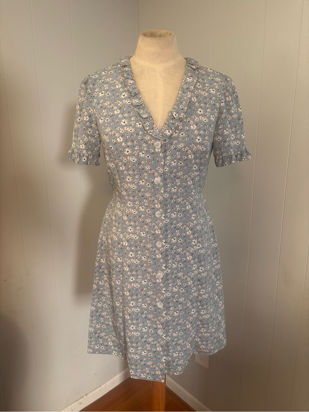 Primark Blue Floral Button Front Tea Dress Size 6 Ruffle Sleeve Tie Waist